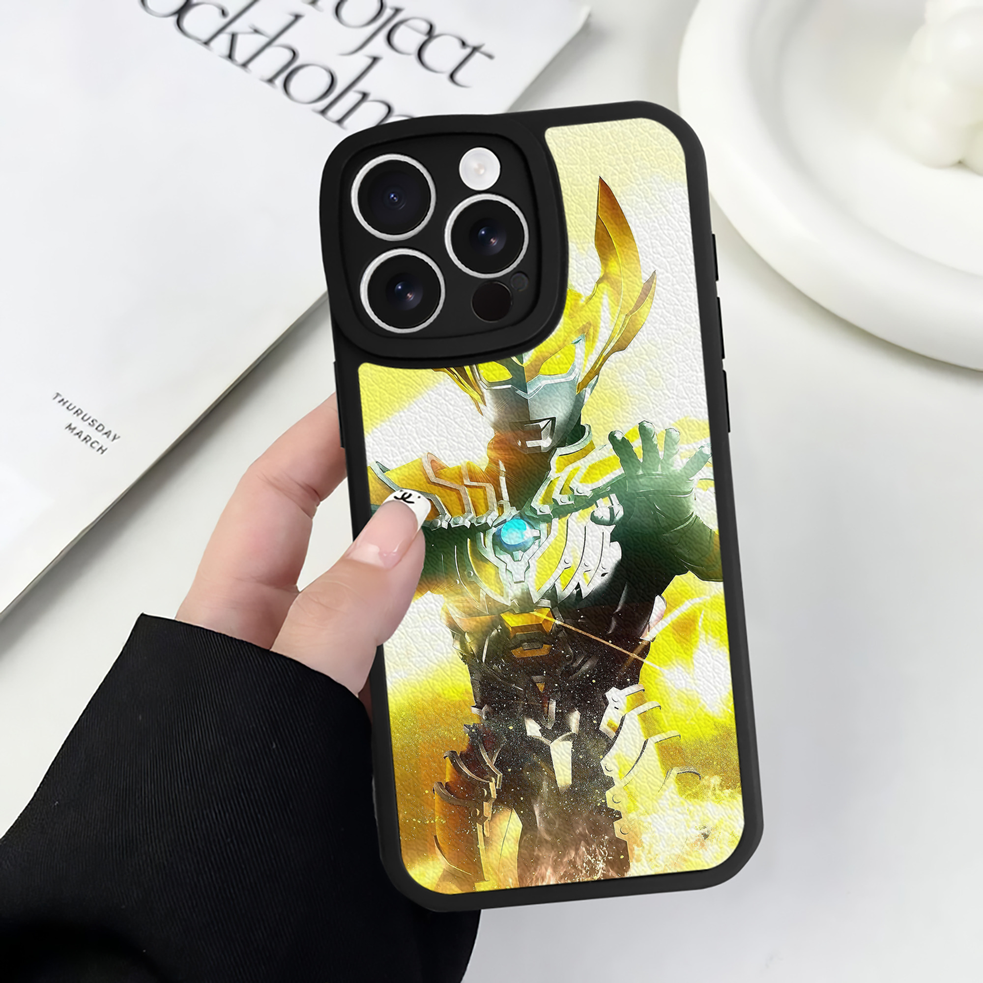 （画像用） ウルトラマン Ultraman 【iPhone 16シリーズ対応】シリコンスマホケース（レザー調） 材質：シリコン